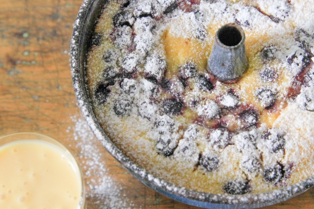 Clafoutis de arándanos y lima